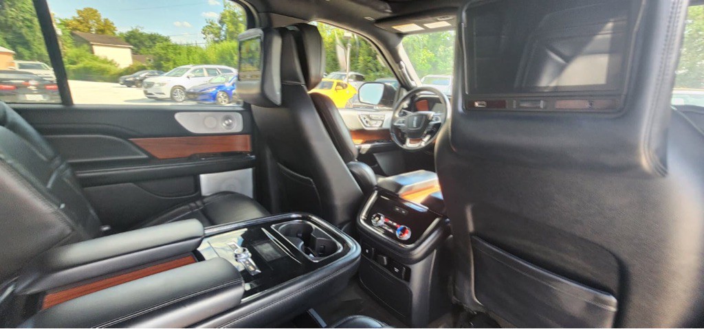 2019 Lincoln Navigator Image 18