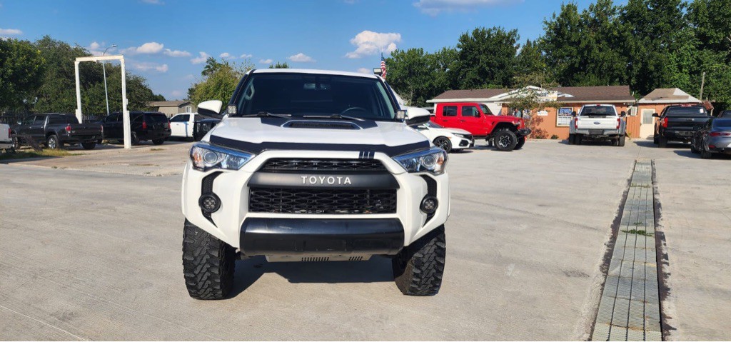 2019 Toyota 4Runner Image 2