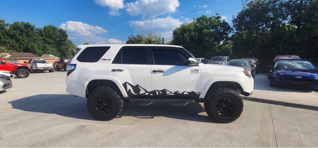 2019 Toyota 4Runner Image 4
