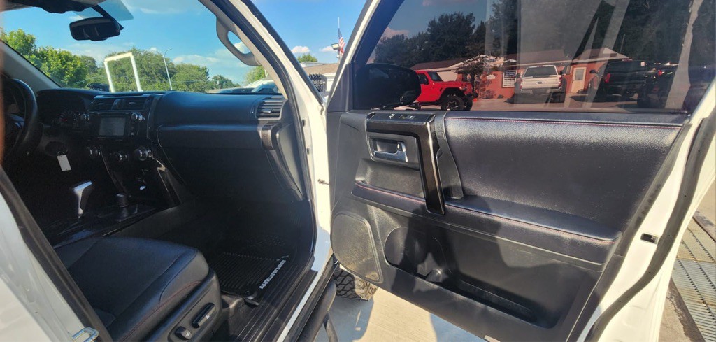 2019 Toyota 4Runner Image 16