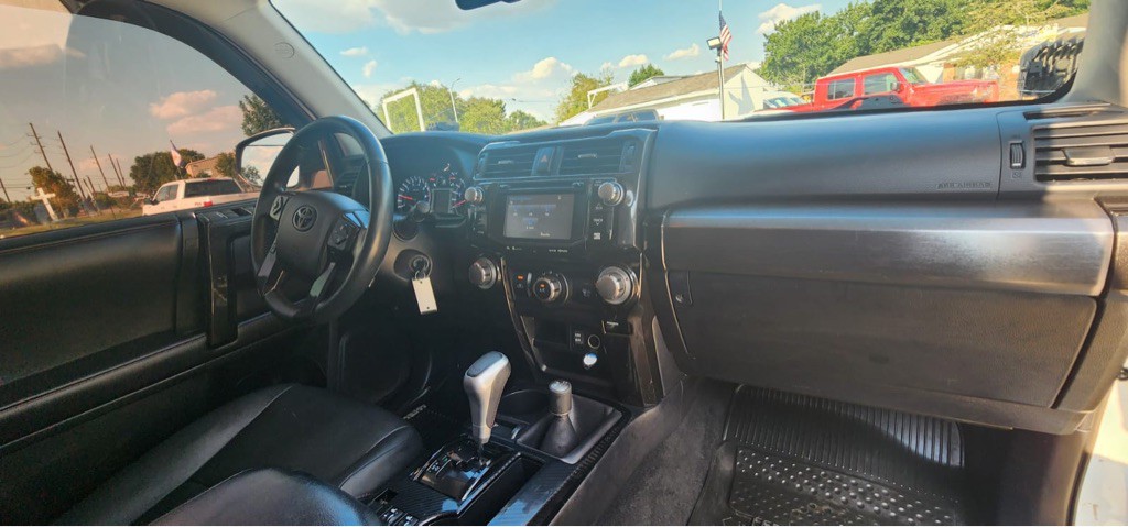 2019 Toyota 4Runner Image 17