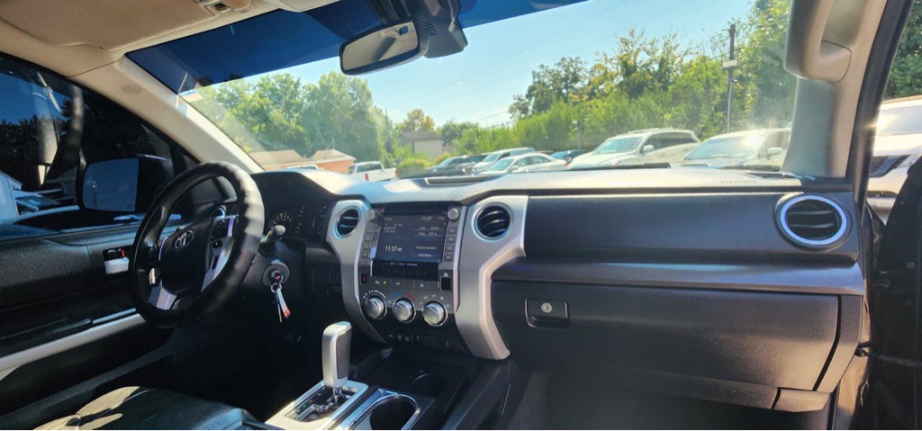 2020 Toyota Tundra Image 12