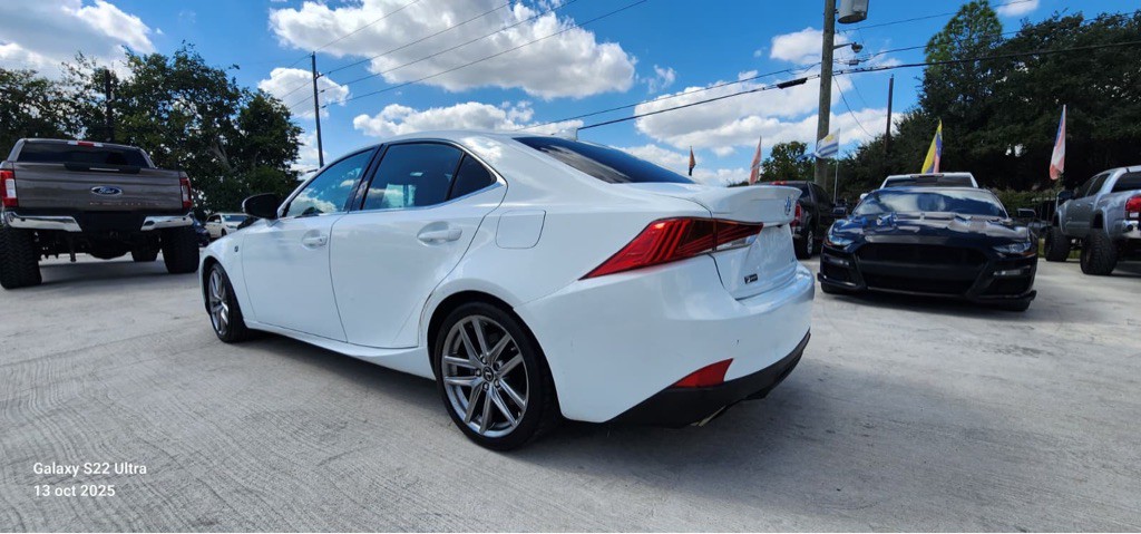 2017 Lexus IS 200t Image 6