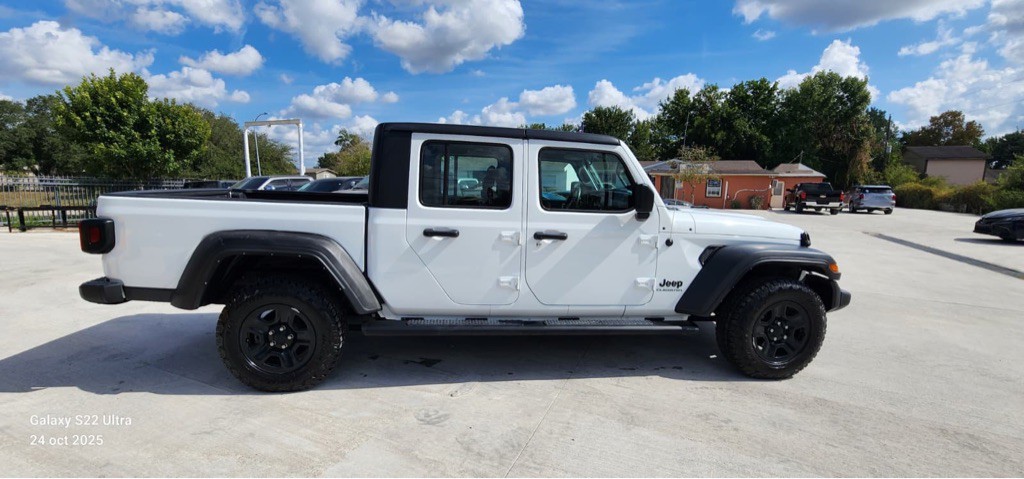 2021 Jeep Gladiator Image 4