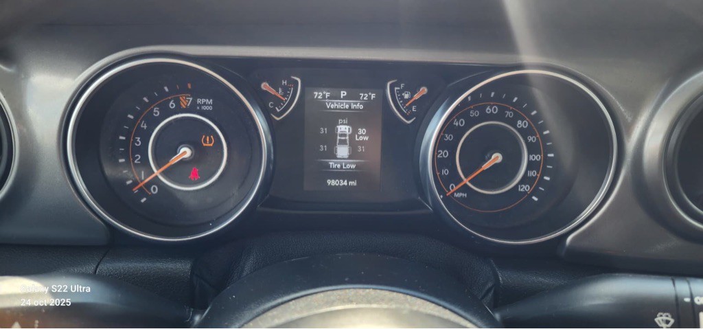 2021 Jeep Gladiator Image 15