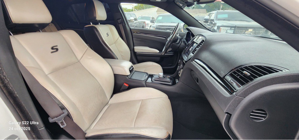 2019 Chrysler 300 Image 20