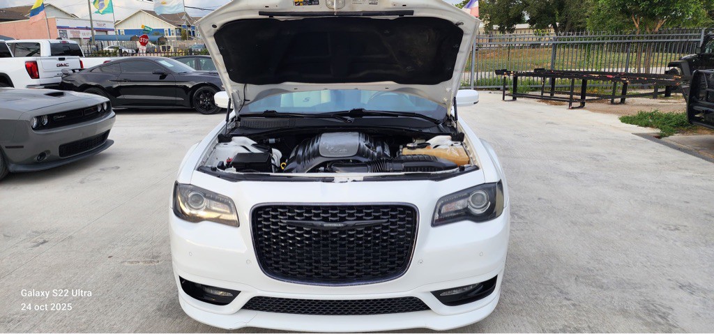 2019 Chrysler 300 Image 22