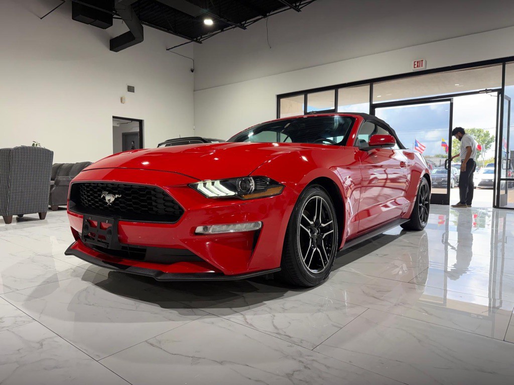 2020 Ford Mustang Image 1