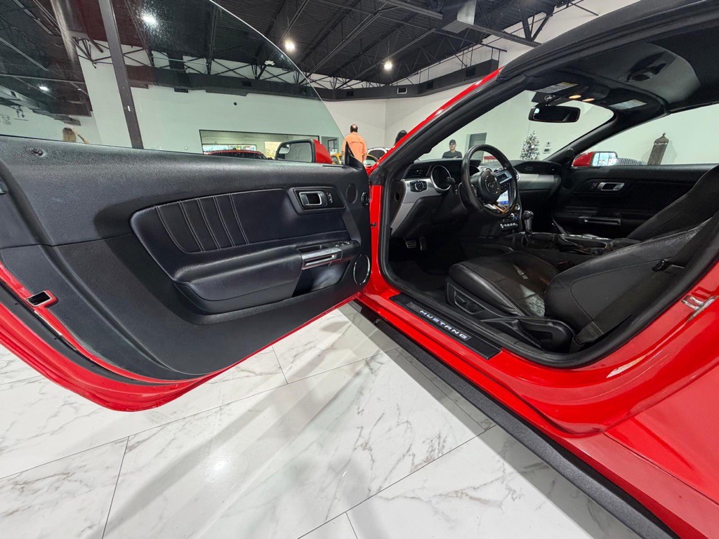 2020 Ford Mustang Image 14