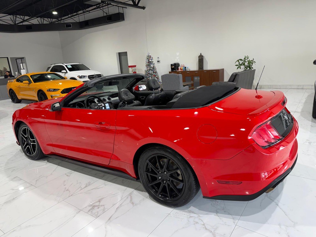 2020 Ford Mustang Image 24