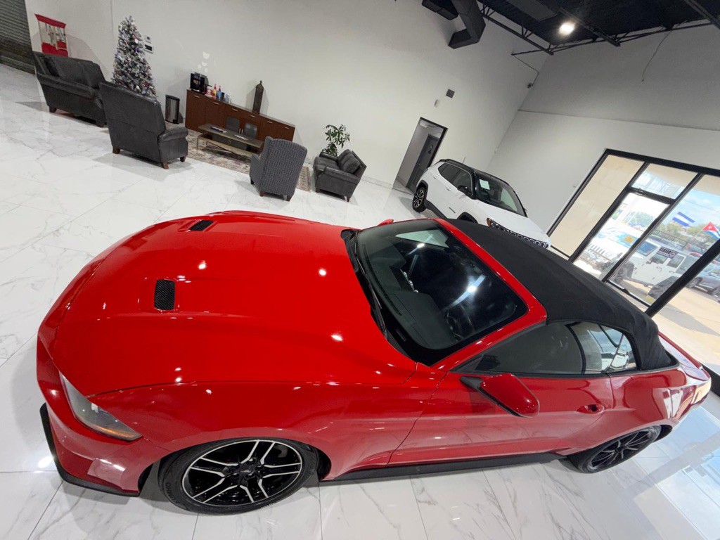 2020 Ford Mustang Image 26