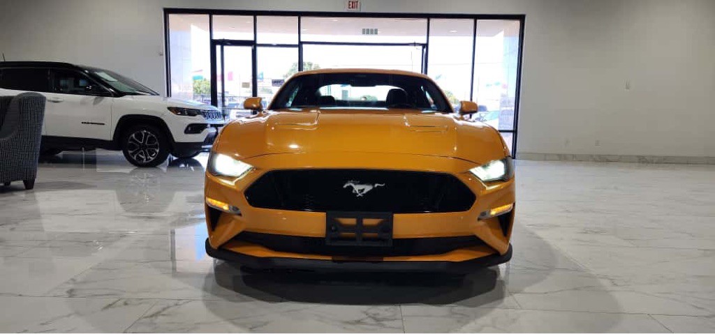 2022 Ford Mustang Image 2