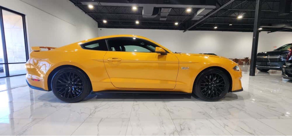 2022 Ford Mustang Image 4