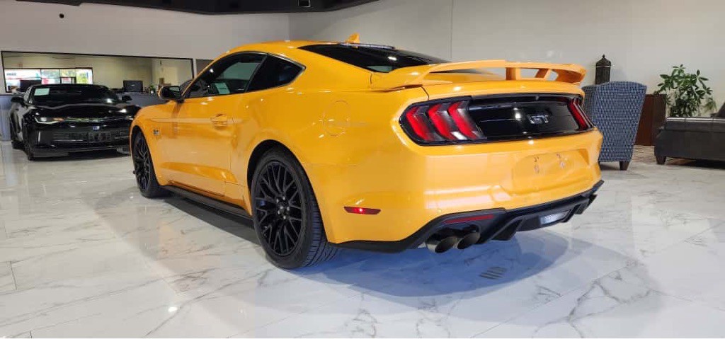 2022 Ford Mustang Image 8