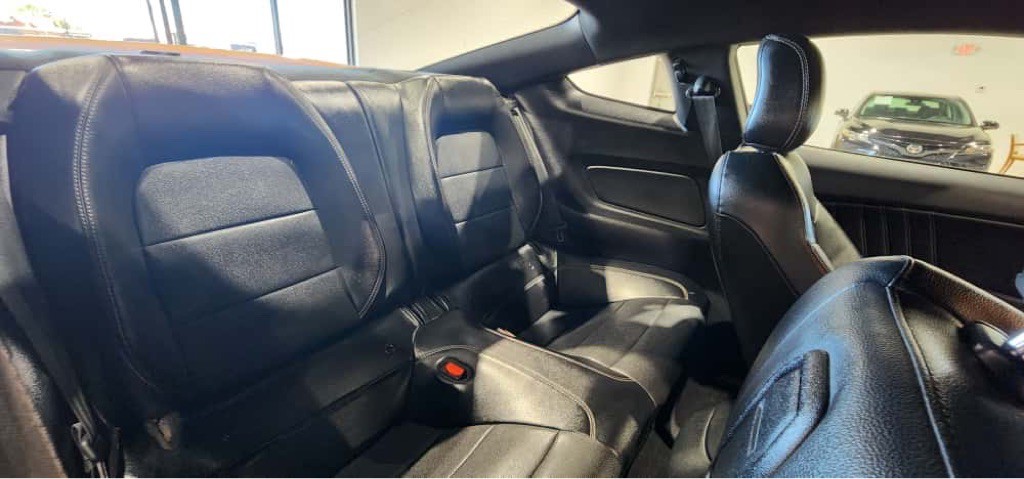 2022 Ford Mustang Image 13