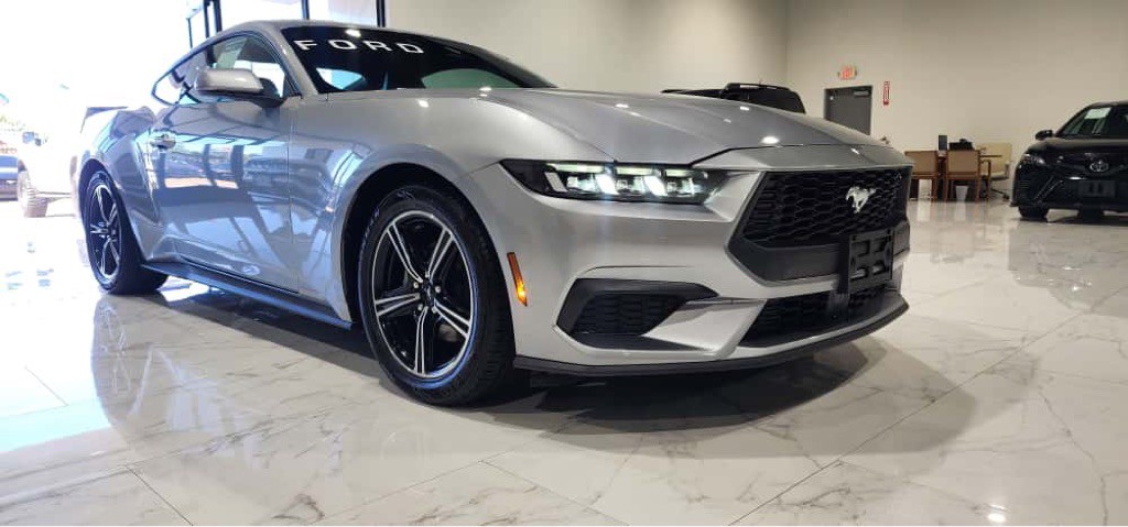 2024 Ford Mustang Image 3