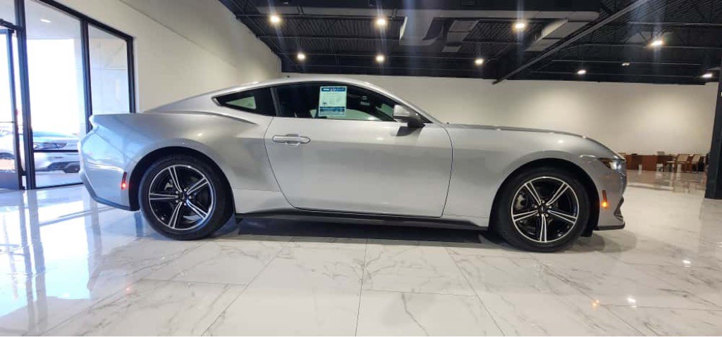 2024 Ford Mustang Image 4