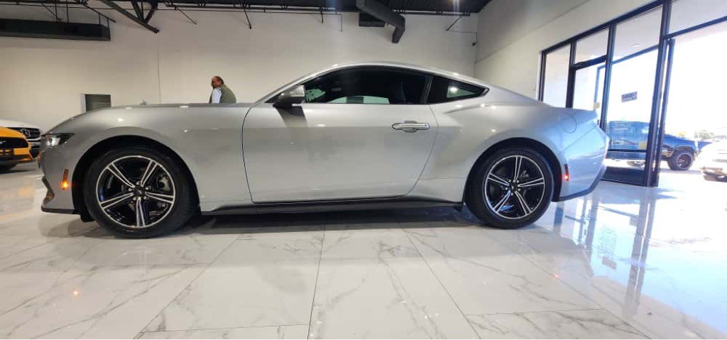 2024 Ford Mustang Image 5