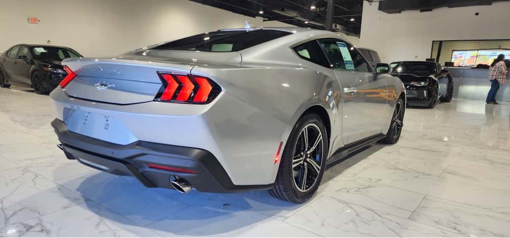 2024 Ford Mustang Image 6