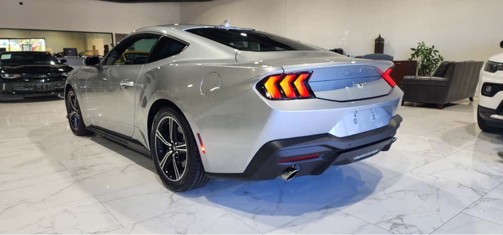 2024 Ford Mustang Image 8