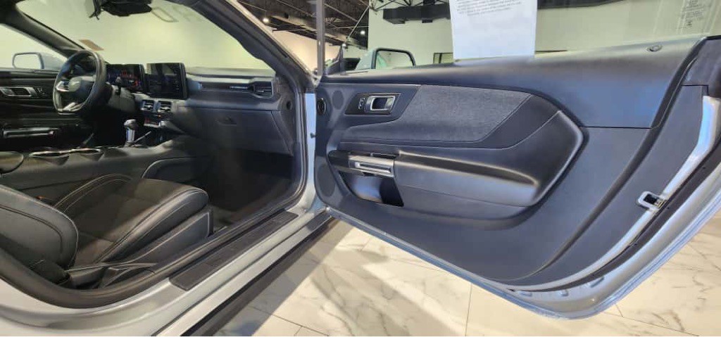 2024 Ford Mustang Image 10