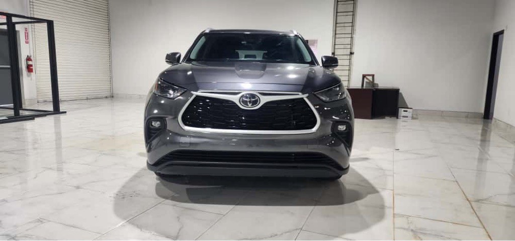 2022 Toyota Highlander Image 2