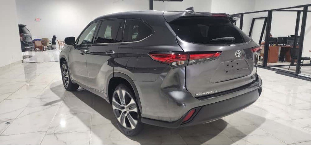 2022 Toyota Highlander Image 6