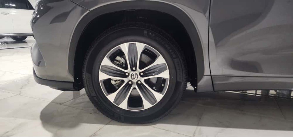 2022 Toyota Highlander Image 38