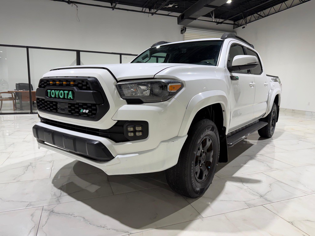2019 Toyota Tacoma Image 1