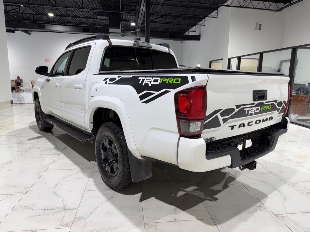 2019 Toyota Tacoma Image 8