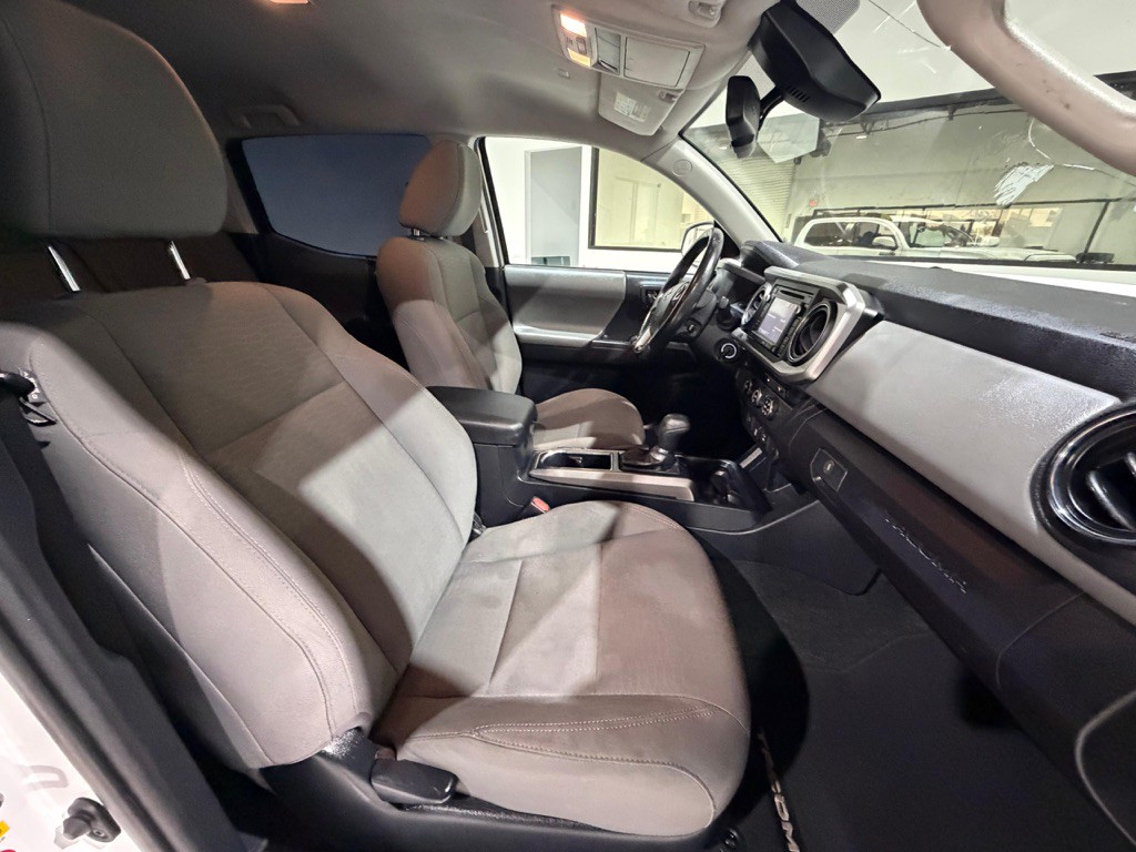 2019 Toyota Tacoma Image 17