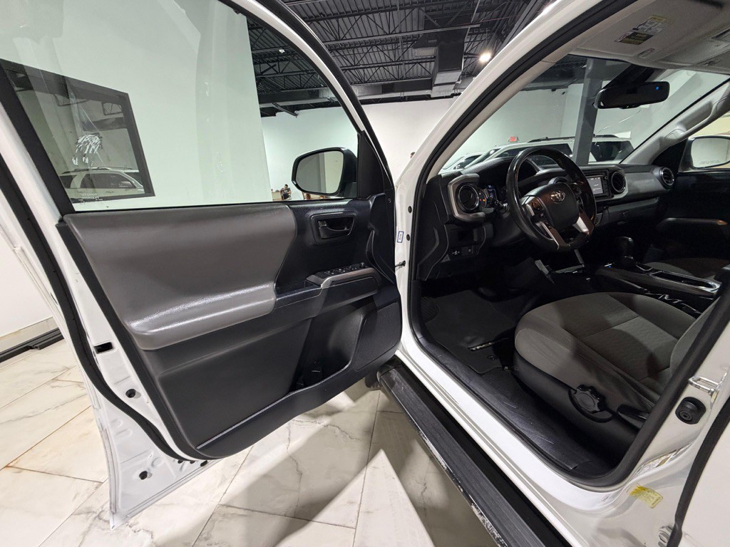 2019 Toyota Tacoma Image 25