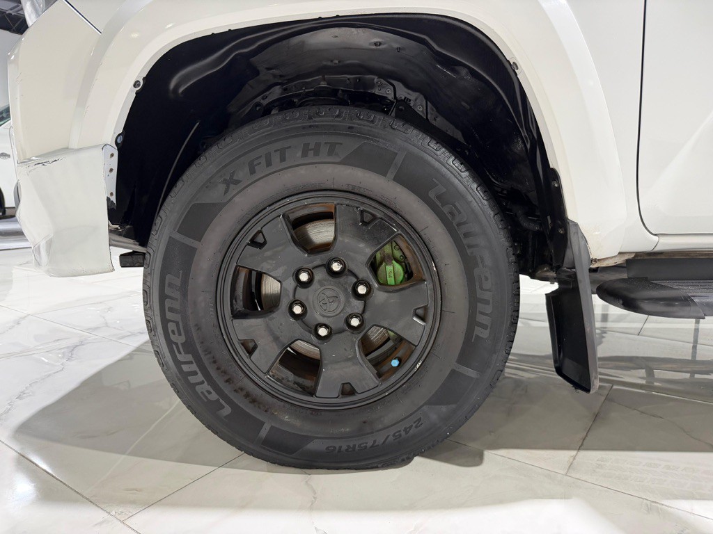 2019 Toyota Tacoma Image 28