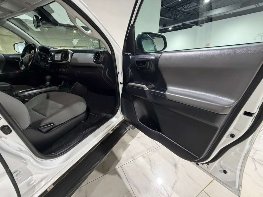 2019 Toyota Tacoma Image 39
