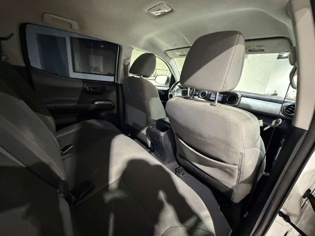 2019 Toyota Tacoma Image 42