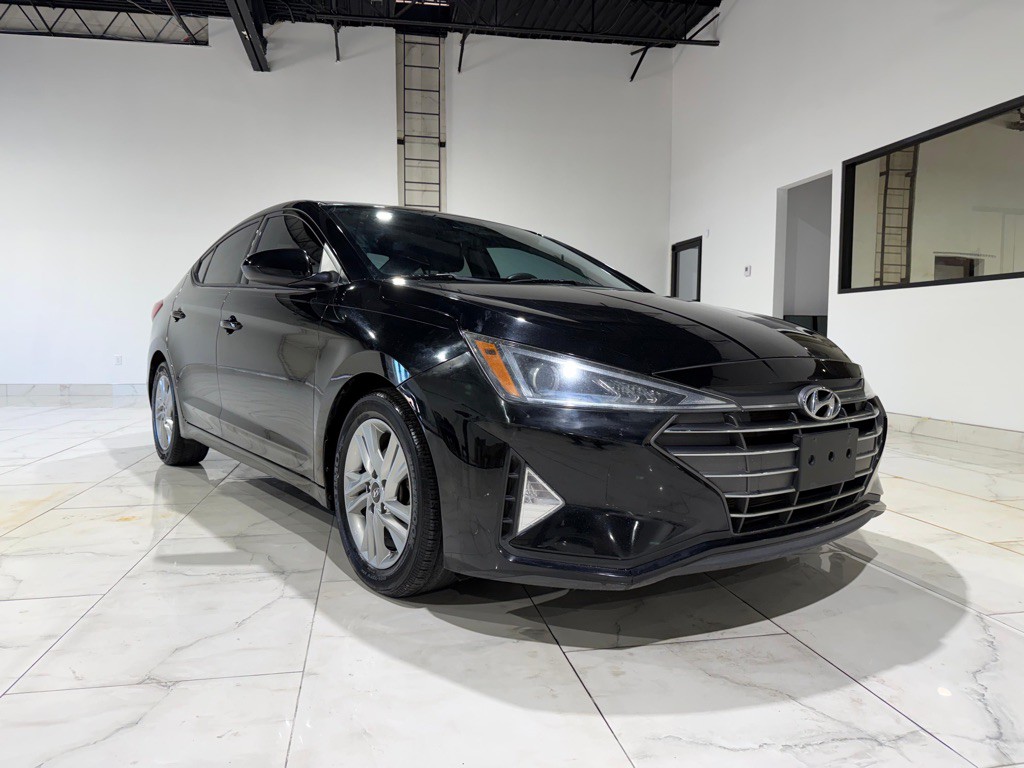 2020 Hyundai Elantra Image 3