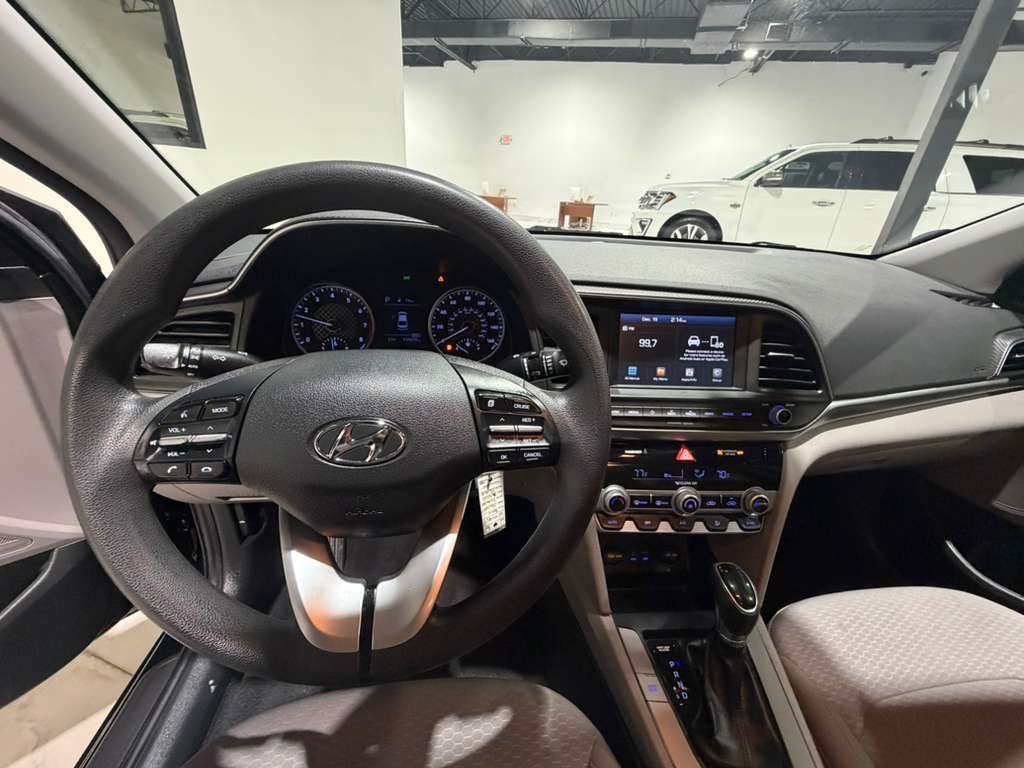 2020 Hyundai Elantra Image 13