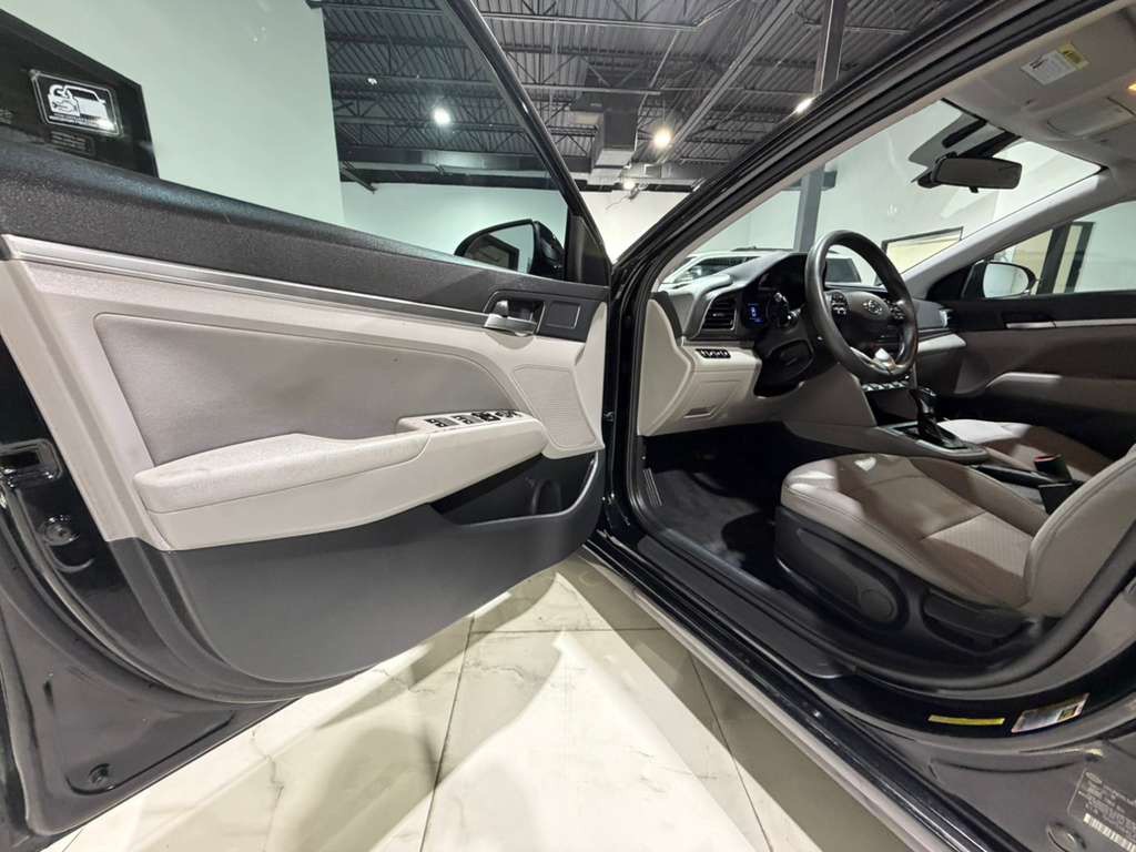 2020 Hyundai Elantra Image 17
