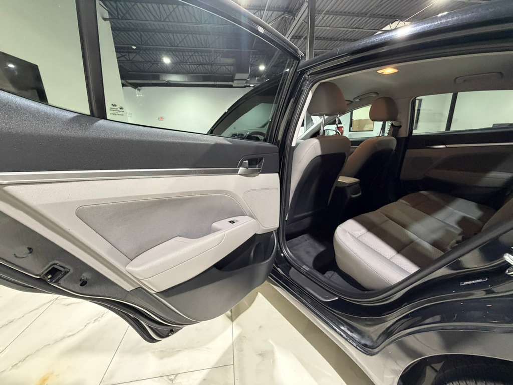 2020 Hyundai Elantra Image 18