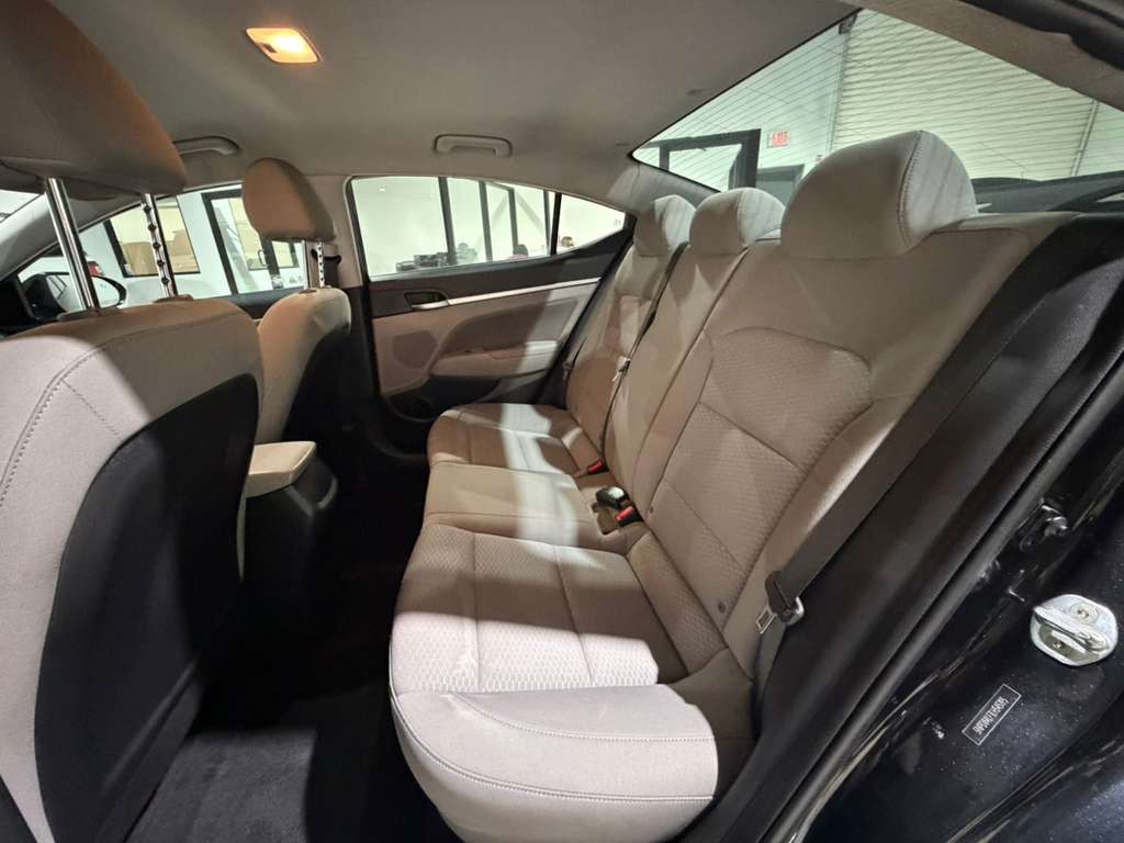 2020 Hyundai Elantra Image 19