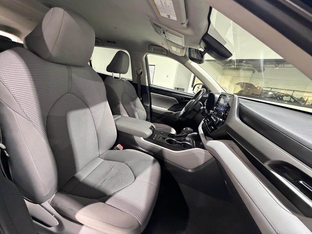 2022 Toyota Highlander Image 16