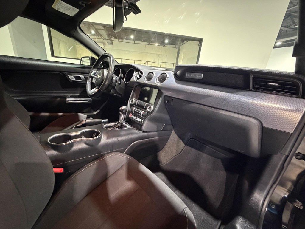 2018 Ford Mustang Image 21