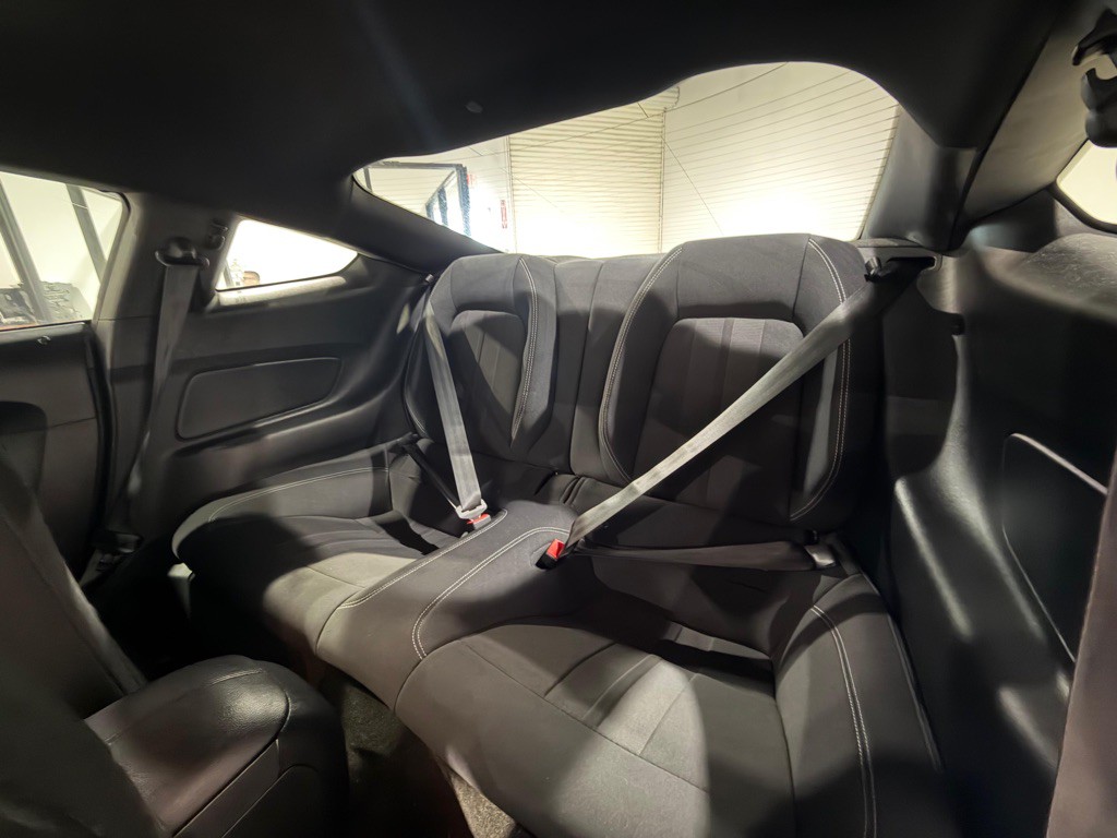 2018 Ford Mustang Image 24