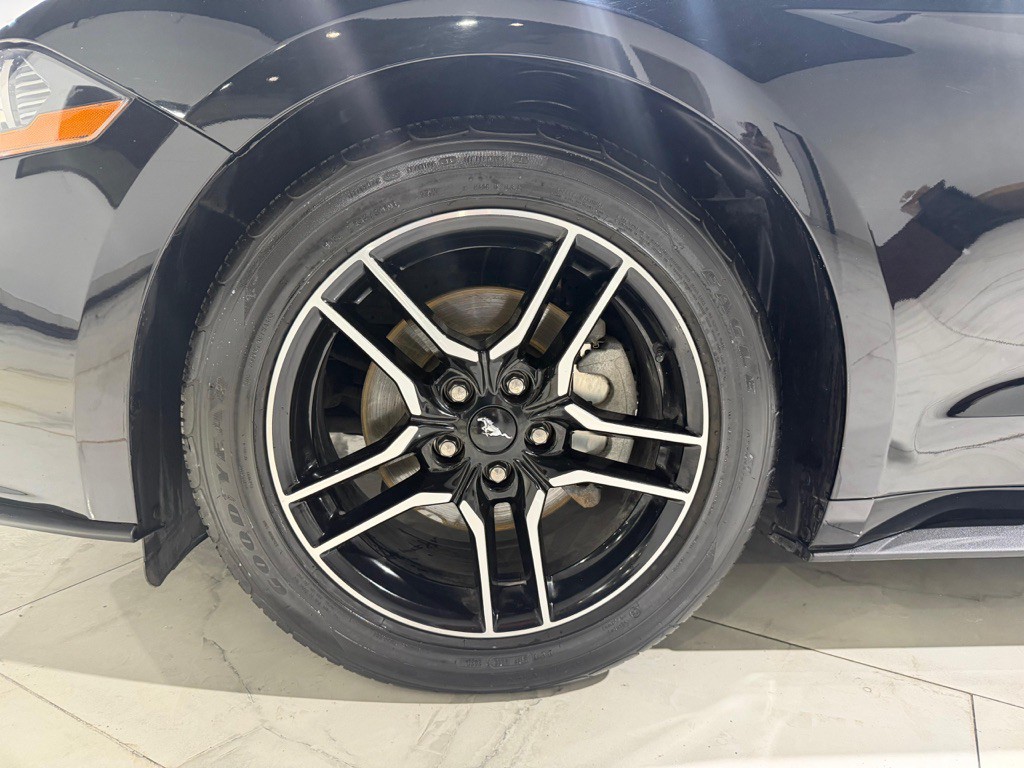 2018 Ford Mustang Image 27