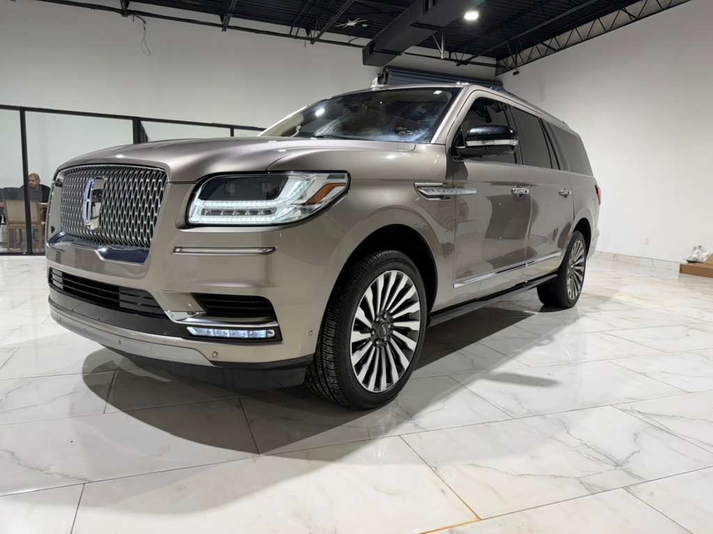 2019 Lincoln Navigator Image 1