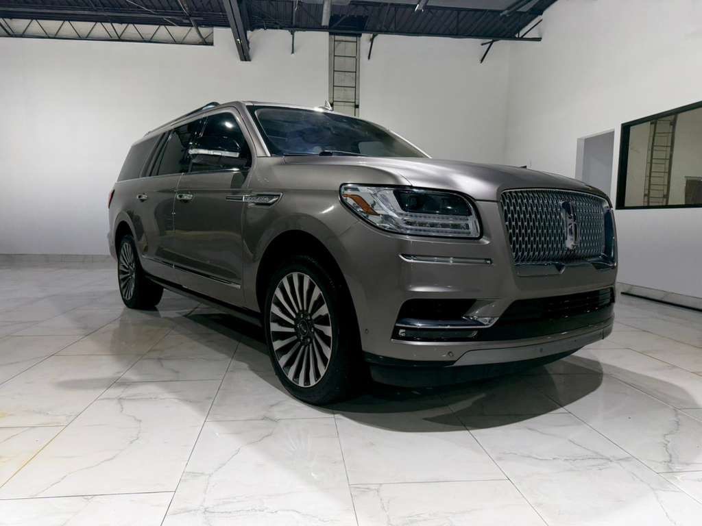 2019 Lincoln Navigator Image 3