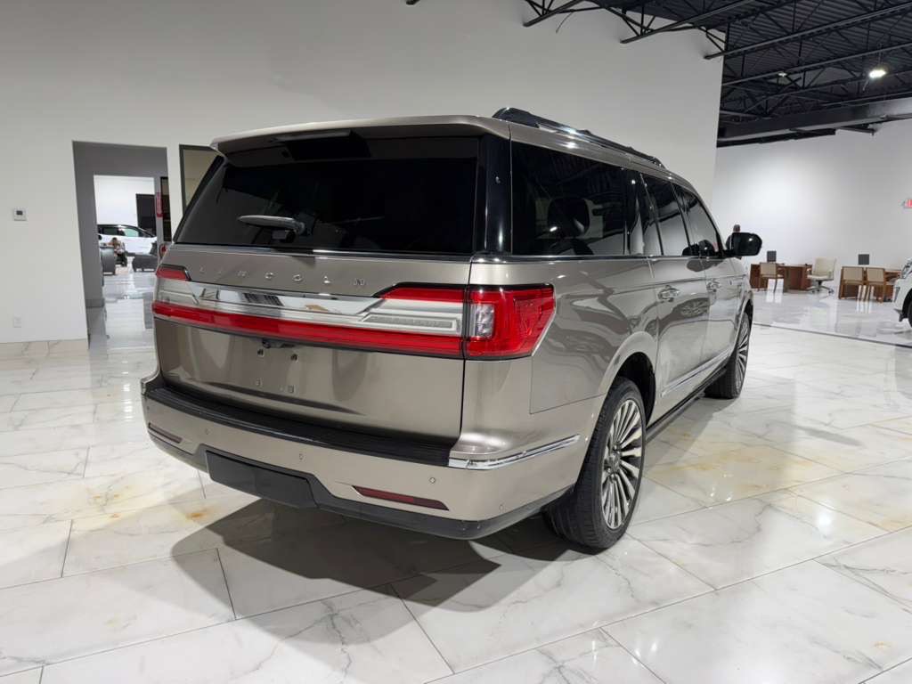 2019 Lincoln Navigator Image 8