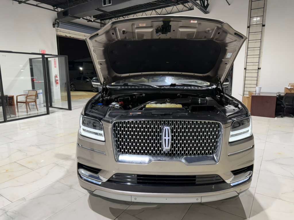 2019 Lincoln Navigator Image 9