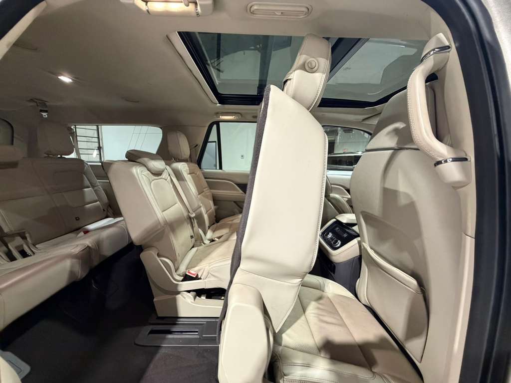 2019 Lincoln Navigator Image 13