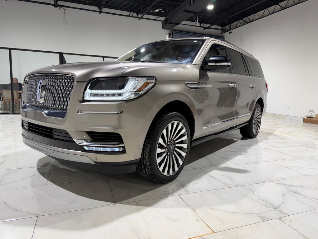2019 Lincoln Navigator Image 24
